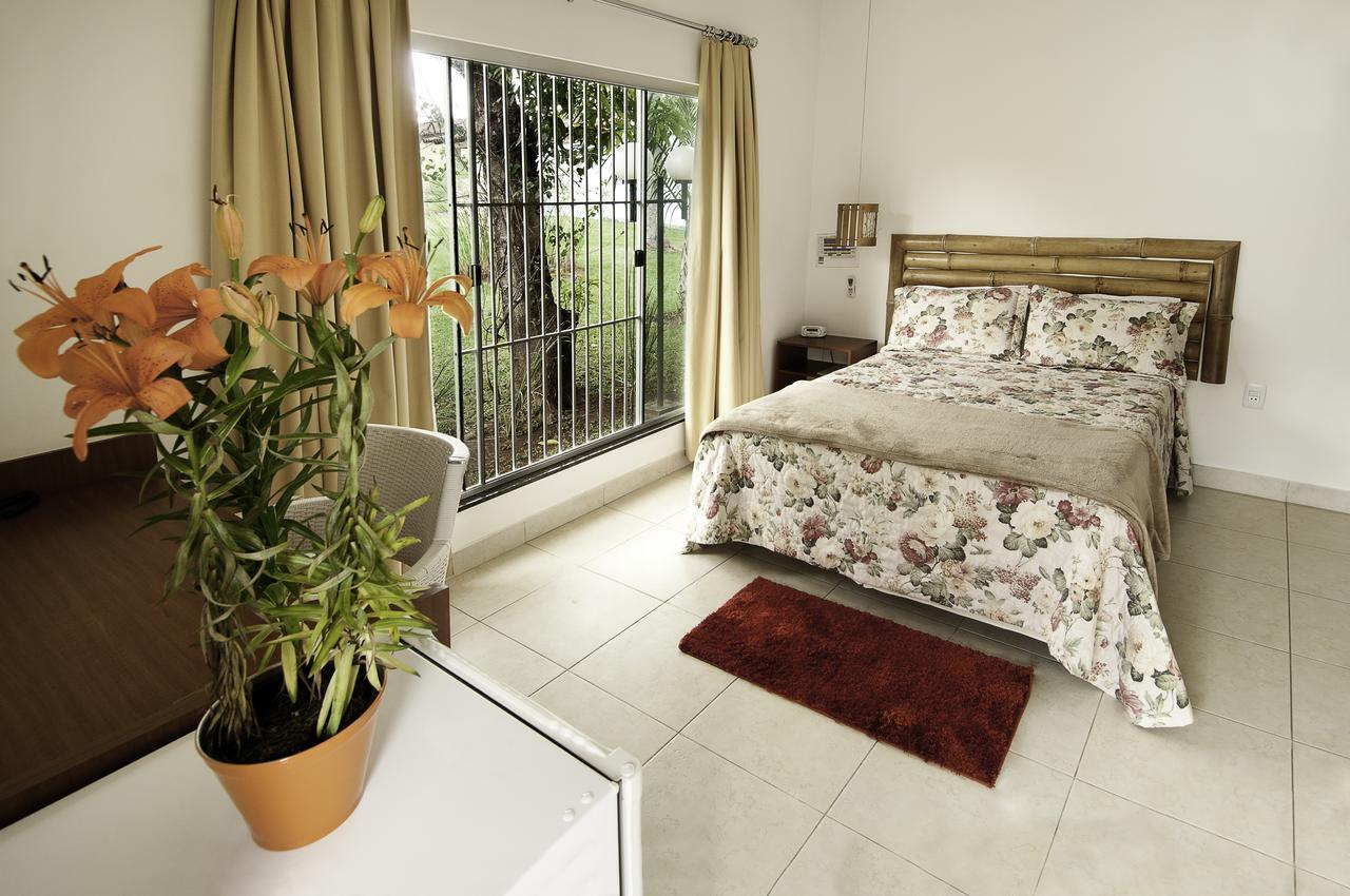 Rosa Spa E Pousada Aparecida de Goiania Exterior photo